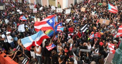 Puerto Rico: la militarización y la crisis económica de la colonia norteamericana Puerto Rico: la militarización y la crisis económica de la colonia norteamericana