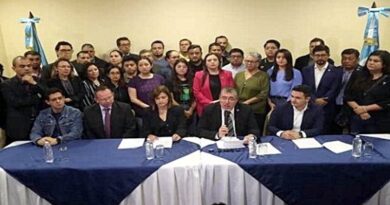 Presidente electo de Guatemala denuncia golpe de Estado en su contra Presidente electo de Guatemala denuncia golpe de Estado en su contra