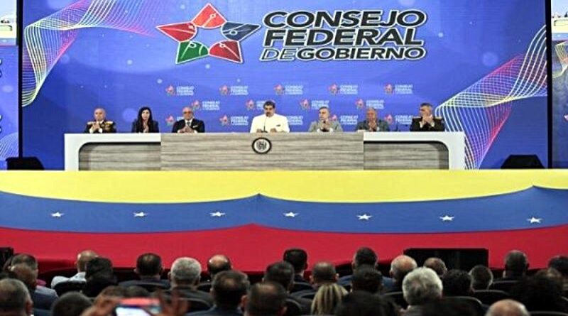 Maduro presenta proyectos sobre Guayana Esequiba