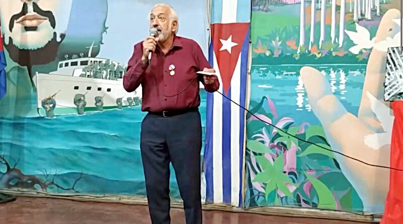 Cuba condecora al secretario del CAPAC, Alberto Mas (+ video)
