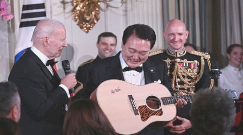 Biden y el títere Yoon Suk Yeol