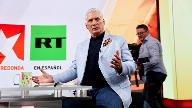 Miguel Díaz-Canel en el programa Mesa Redonda en conjunto con Russia Today