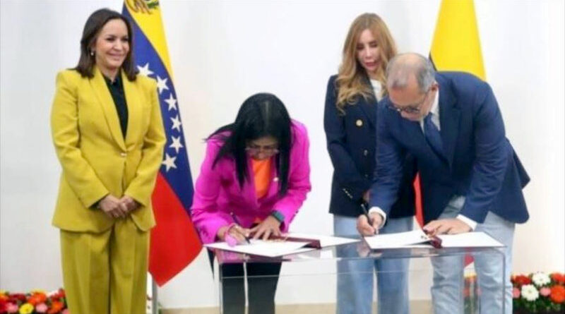 Diana Morales y Delcy Rodríguez firman memorando en Caracas