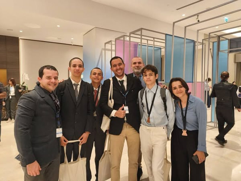 estudiantes cubanos premiados en Olimpíada de Química en Emiratos Árabes Unidos
