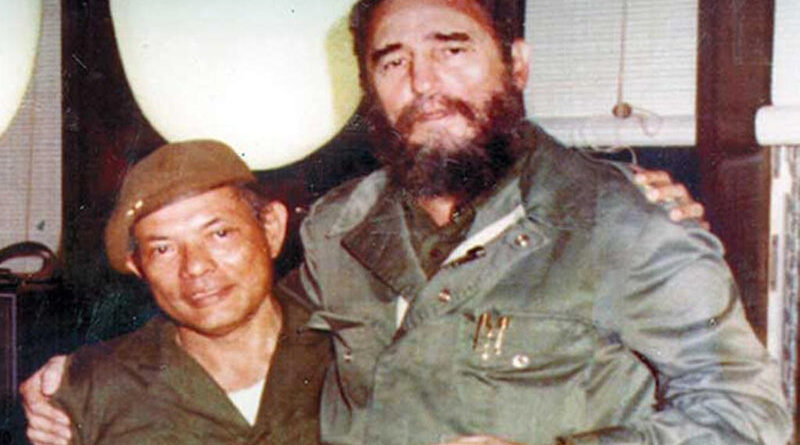 Tomás Borge y Fidel Castro