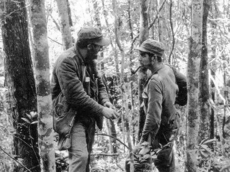 Fidel Castro y el Che Guevara en la Sierra Maestra