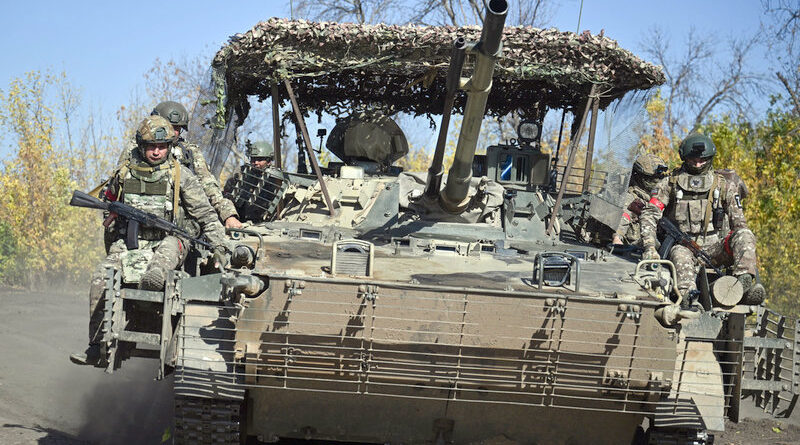 tanque e infantería rusos