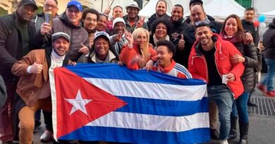 Cubanos en Argentina honran a compatriotas caídos en Venezuela