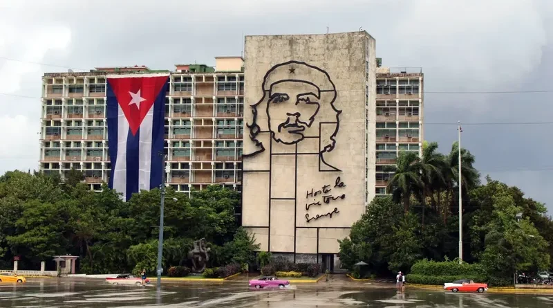 retrato del Che en la Plaza de la Revolución