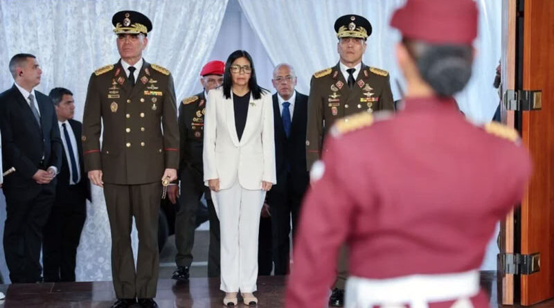 Delcy Rodríguez en funeral a los caídos por la Patria