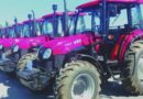 Cuba entrega 150 nuevos tractores para la producción tabacalera