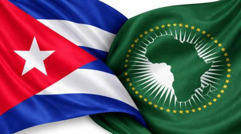 banderas de Cuba y de la Unión Africana