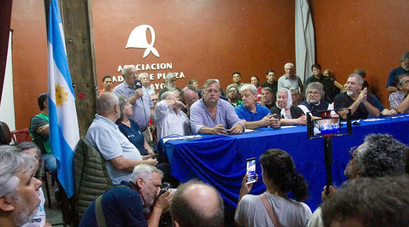 Conferencia de prensa del FRESU en la sede de Madres de Plaza de Mayo