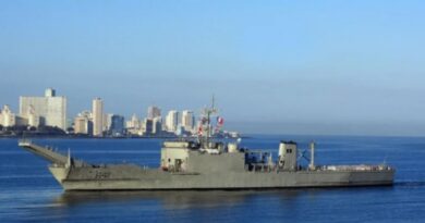 Arribó a La Habana buque de la armada mexicana con ayuda (+video) Arribó a La Habana buque de la armada mexicana con ayuda (+video)