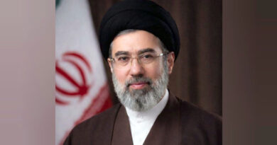 Elección de Sayyed Muytaba Jamenei como tercer líder de la Revolución y la República Islámica de Irán Elección de Sayyed Muytaba Jamenei como tercer líder de la Revolución y la República Islámica de Irán