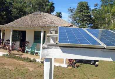 En marcha instalación de 5.000 sistemas fotovoltaicos donados por China (fotos e infografía) En marcha instalación de 5.000 sistemas fotovoltaicos donados por China (fotos e infografía)