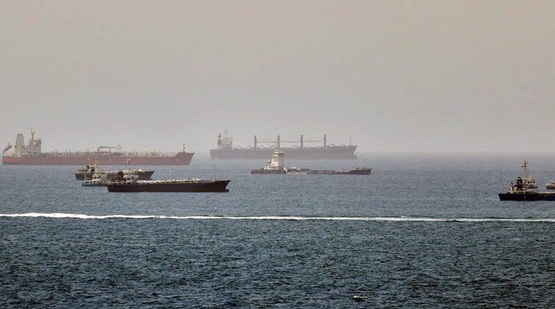 barcos en el mar de Omán