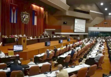 Cuba flexibiliza el comercio exterior y autoriza inversión extranjera en sector privado