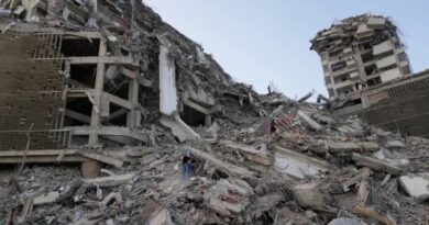La tragedia del terremoto: millonaria deuda de Washington y Londres con Venezuela (x Stella Calloni)