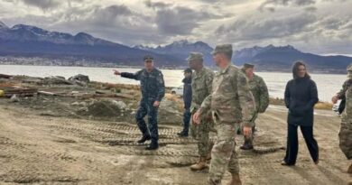 Marines de EE.UU en unidades militares de Tierra del Fuego